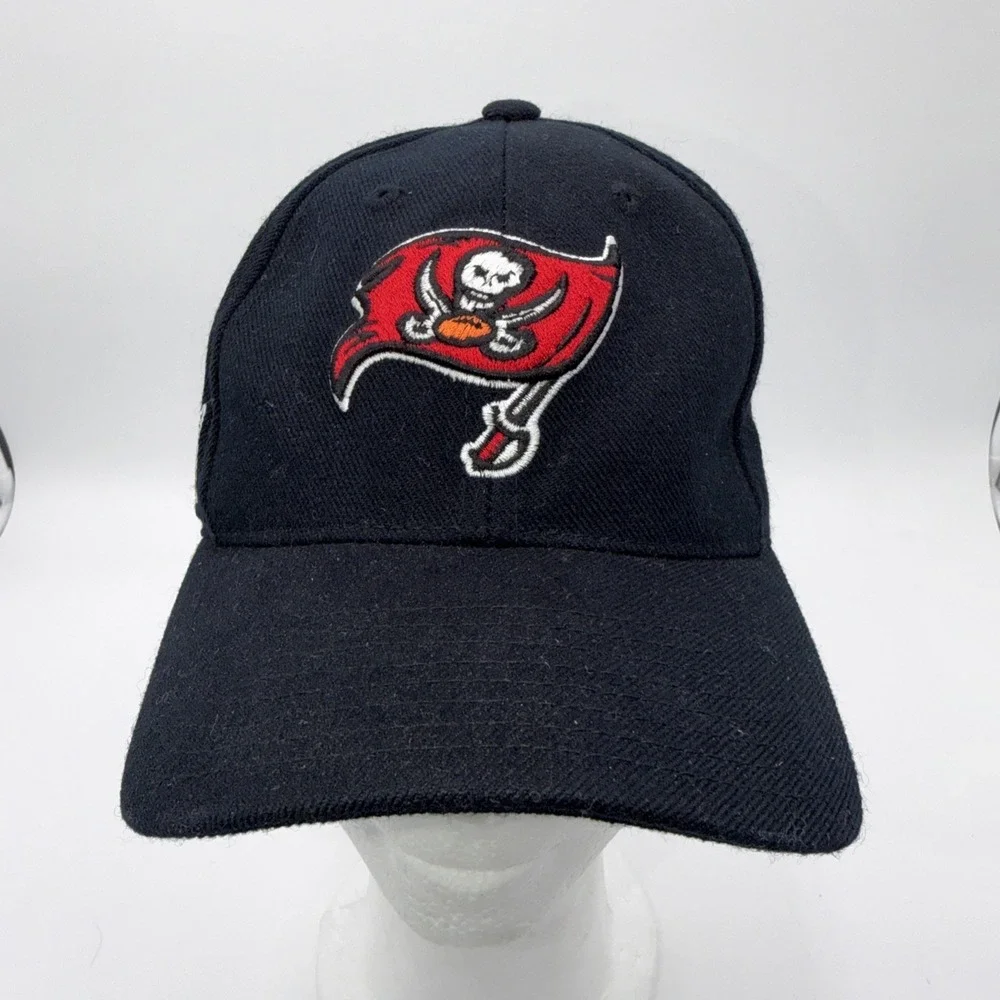 Tampa Bay Buccaneers NFL Reebok Team Apparel Black Adjustable Hat Cap On Field